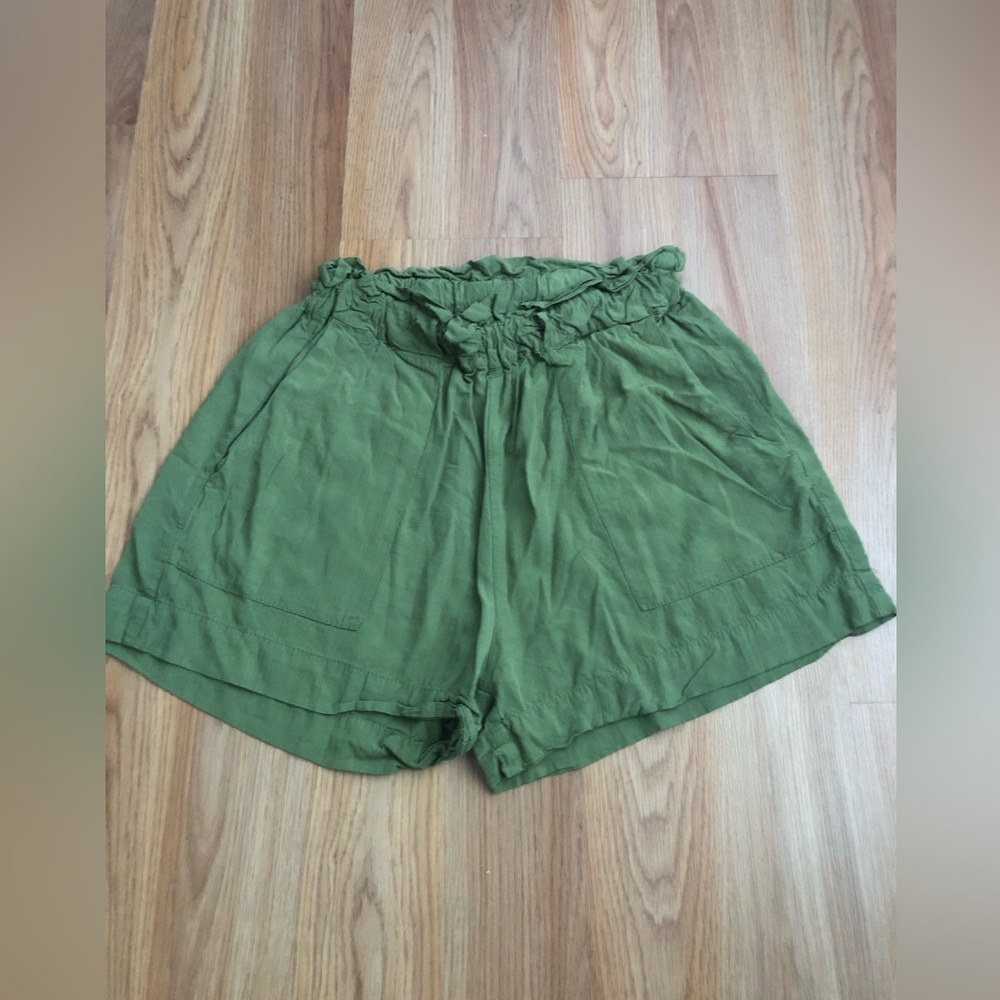 Valija Women’s High Waist Olive Green Shorts Size Small